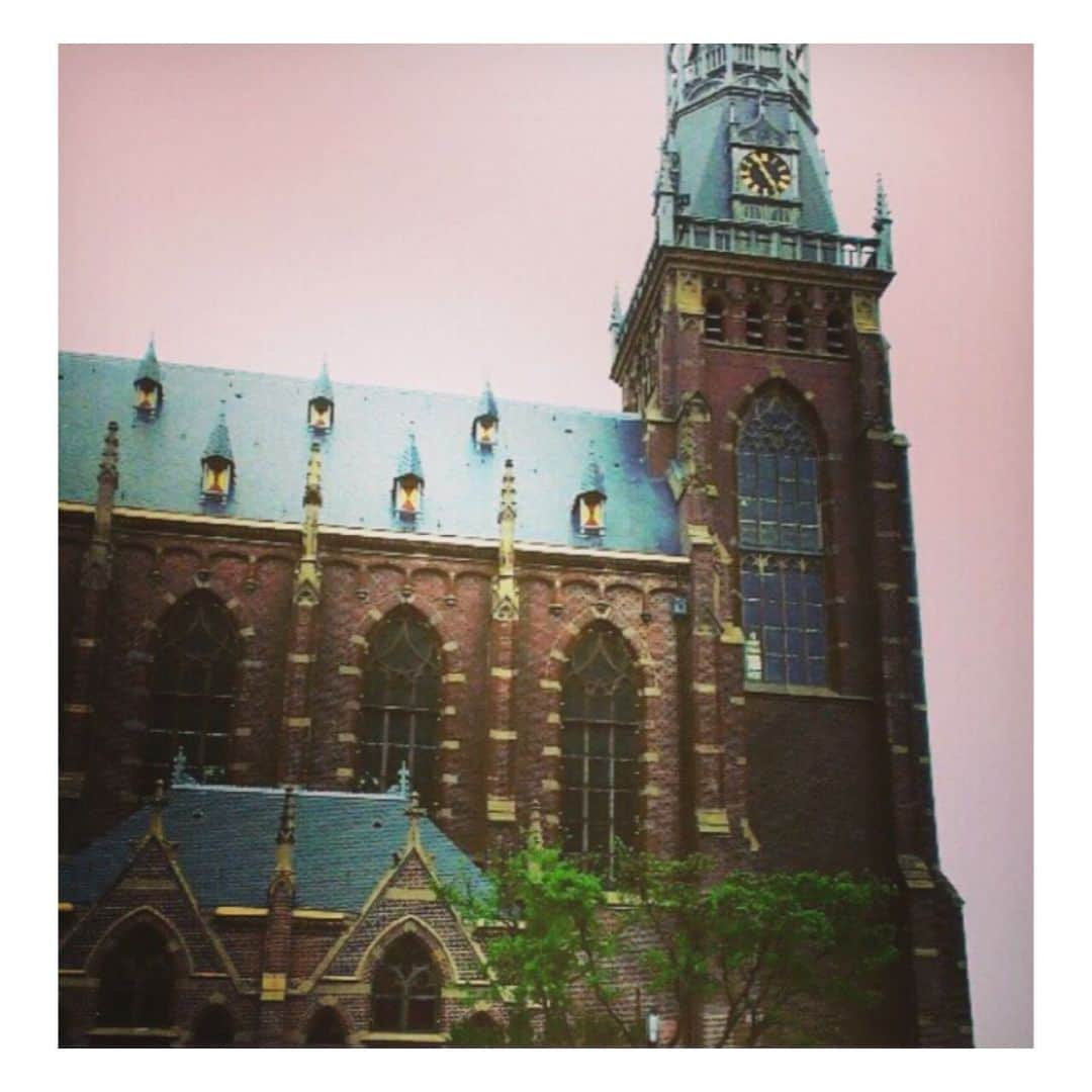 理絵さんのインスタグラム写真 - (理絵Instagram)「今日のような天気の日には  むかし撮影でオランダへ行ったときのことを思い出す  5月でなんとなく曇りがちでなかなかスッキリ晴れずにいた日々  でも良い体験だったな  #nederland #schagen #holland #オランダ #思い出」5月20日 17時01分 - ____rie____
