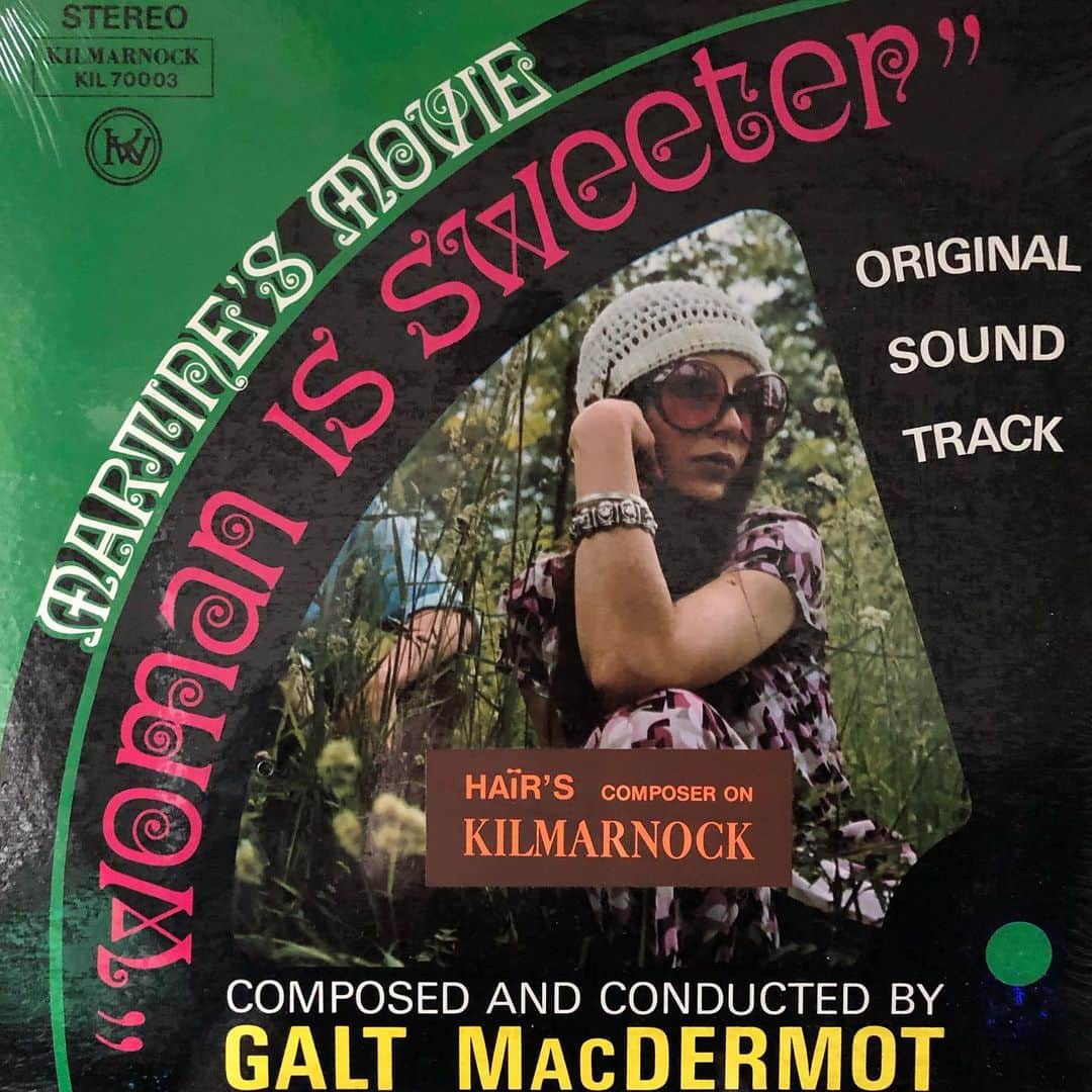 MUROさんのインスタグラム写真 - (MUROInstagram)「バスタの㊗️誕生日に聴く GALT MacDERMOT このレコードのジャケットも 何となく森林(もり)を感じる🌲 #1969 #kilmarnockrecords  #originalsoundtrack  #womanissweeter  #galtmacdermot #space」5月20日 17時11分 - dj_muro