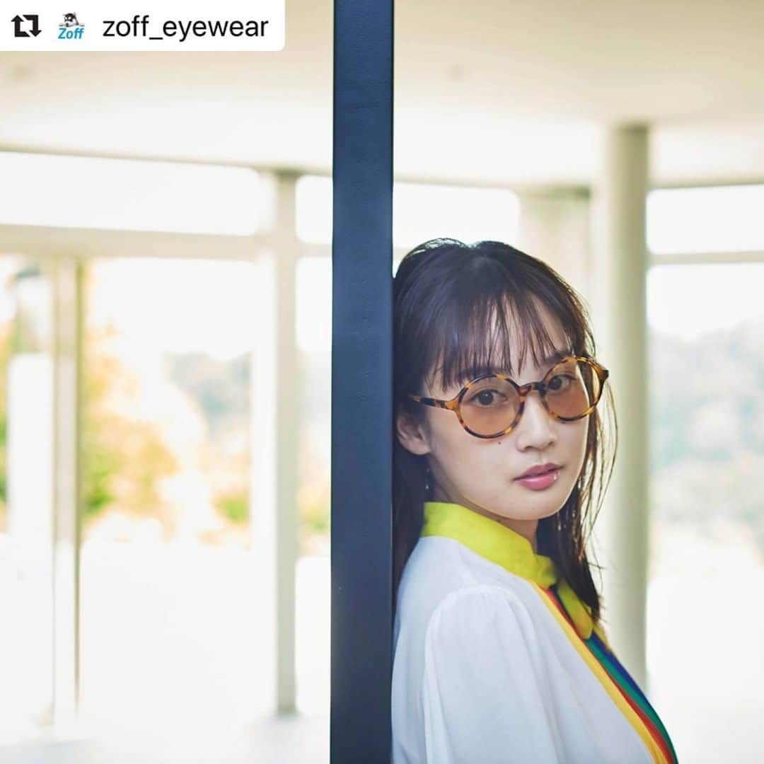 高嶋香帆のインスタグラム：「#Repost @zoff_eyewear with @make_repost ・・・ 「Zoff×takashi kumagai」 @takashikumagai_official  2020年6月5日(金)発売予定 🕶🕶🕶🕶 ひときわレトロな表情を作り出すアセテートのラウンドシェイプ。フレームを細身にしたことで、顔に馴染むデザインに。メタルディテールがテンプル(つる)にアクセントとなって光ります 🕶🕶🕶🕶 着用品番　ZH201G08_49C1(べっこう柄) 🕶🕶🕶🕶 【種類】全8型 16種類 【発売日】2020年6月5日(金)発売予定 【価格】7,500円（税別）専用ケース、メガネ拭き付き 【取扱店舗】Zoff31店舗（下記）、Zoffオンラインストア、Zoff 楽天市場店、Zoff ZOZOTOWN店 【取扱店舗リスト】 Zoff 札幌アピア店 Zoff イオンモール盛岡南店 Zoff モラージュ菖蒲店 Zoff イオンレイクタウンmori店 Zoff ららぽーとTOKYO-BAY店 Zoff アトレ目黒店 Zoff 銀座コア店 Zoff MART "ALWAYS IN SEASON" ルミネ池袋店 Zoff 下北沢店 Zoff 原宿店 Zoff MART "ALWAYS IN SEASON" ルミネ立川店 Zoff ルミネ北千住店 Zoff アトレ吉祥寺店 Zoff 新宿マルイ本館店 Zoff MART "ALWAYS IN SEASON" ルミネエスト新宿店 Zoff グランド東京渋谷店 Zoff MART 自由が丘店 Zoff たまプラーザテラス店 Zoff ラゾーナ川崎プラザ店 Zoff マークイズ静岡店 Zoff イオンモール木曽川店 Zoff タカシマヤ ゲートタワーモール 名古屋駅店 Zoff グランフロント大阪店 Zoff あべのキューズモール店 Zoff なんばCITY店 Zoff あまがさきキューズモール店 Zoff Park キャナルシティ博多店 Zoff イオンモール八幡東店 Zoff 福岡パルコ店 Zoff トキハわさだタウン店 Zoff アミュプラザ鹿児島店  #Zoff #takashikumagai #熊谷隆志 #sunglasses #sunglassesfashion #sunglasses😎 #eyewear #summer #yellowsunglasses #grennsunglasses #clearsunglasses #イエローサングラス #グリーンサングラス #クリアサングラス #サングラス #メガネ」