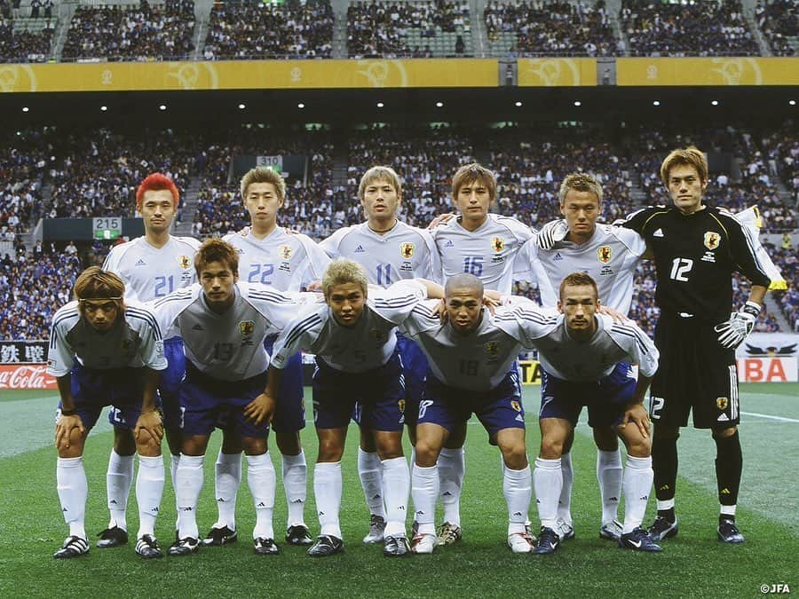 日本サッカー協会さんのインスタグラム写真 - (日本サッカー協会Instagram)「【#OnThisDay】2002.6.4🔙 ・ 2002FIFAワールドカップ日本/韓国 #日本代表 2-2 ベルギー代表 📍埼玉スタジアム2002 ⚽#鈴木隆行 #稲本潤一 ・ グループステージ初戦。この試合で、日本代表にとってワールドカップ初の勝点をつかみ取った。 先制されるも59分に小野選手のロングフィードに抜け出した鈴木選手が、つま先を懸命に伸ばしてボールを押し込み、同点ゴールを奪う。さらに67分、稲本選手が左足シュートを叩き込み、逆転に成功。 75分に追いつかれ、日本の初戦は2-2の引き分けで終了した。 ・ #楢﨑正剛 #松田直樹 #森岡隆三 ⇒71' #宮本恒靖 #中田浩二 #市川大祐 #戸田和幸  #小野伸二 ⇒64' #三都主アレサンドロ #中田英寿 #稲本潤一  #鈴木隆行 ⇒68' #森島寛晃 #柳沢敦 ・ 監督 #トルシエ ・ #jfa #daihyo #SAMURAIBLUE #worldcup」6月4日 11時55分 - japanfootballassociation