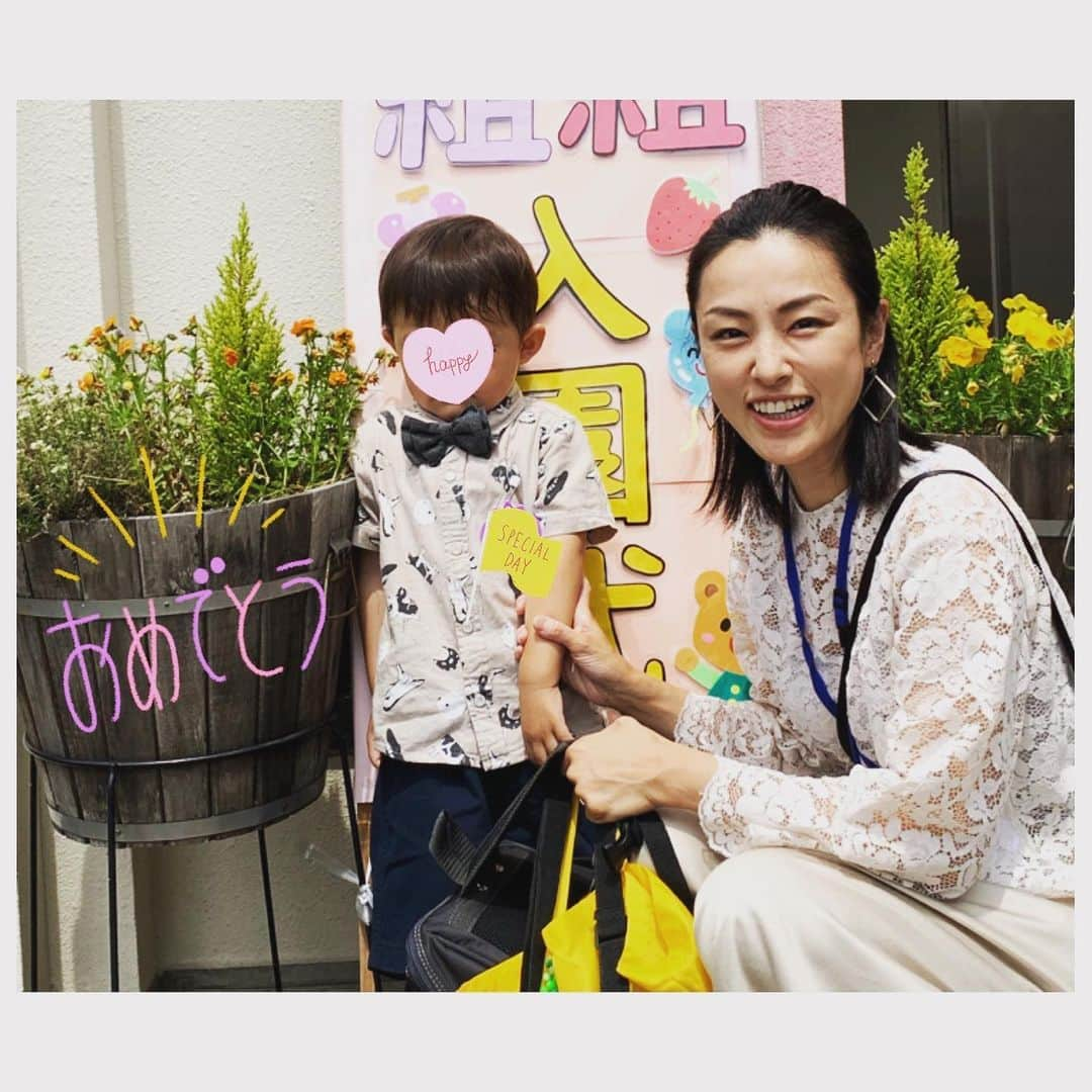 木下あゆ美さんのインスタグラム写真 - (木下あゆ美Instagram)「次男の入園式がやっと出来ました。😌 2歳児だからまだ本入園では無いけど、お祝いもしました。  今週は親子登園だけど、早くも来週には一人で…。大丈夫かしら😓  息子だけじゃなく、私も朝のバタバタに慣れるまで大丈夫かしら…w  #入園式　#幼稚園児　#2歳児クラス #あっちもこっちも大変　#友達出来るかな」6月4日 12時10分 - ayumi_kinoshita13121982