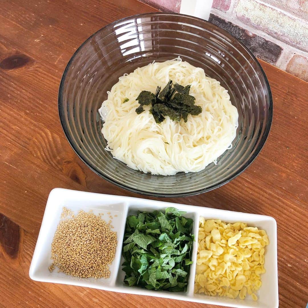 千秋さんのインスタグラム写真 - (千秋Instagram)「今年の素麺デビューしました🍉 夏がやってくる🌽 （春来てないのに）  #lunch #mychef🍳 #素麺」6月4日 12時12分 - chiaki77777