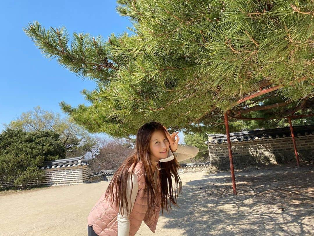 ジヒョン さんのインスタグラム写真 - (ジヒョン Instagram)「🏔 ☀️ #등산 #오늘아님 #눈썹실종사건」6月4日 12時32分 - jihyunilovee