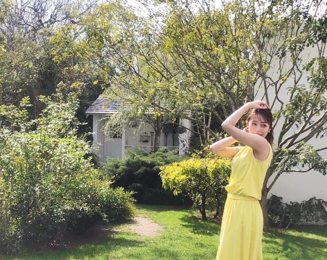 宇垣美里マネージャーさんのインスタグラム写真 - (宇垣美里マネージャーInstagram)「あっという間に6月に🌼 もう昼間は半袖でも過ごせるくらい暑くなってきましたね！  撮影終わりにとっても素敵な花束をいただきました💐 良いお天気の中での撮影は気持ちよいですね◎  #宇垣美里 #ugakimisato #offshoot #museeplatimum #ミュゼプラチナム」6月4日 13時13分 - ugakimisato.mg