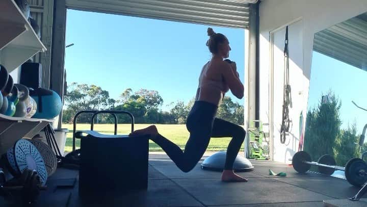レイキー・ピーターソンのインスタグラム：「Fun little workout from the other day. These are a few of my favorite surf specific exercises. @accel_australia  What are a few things you do to improve yourself in and out of the water?」