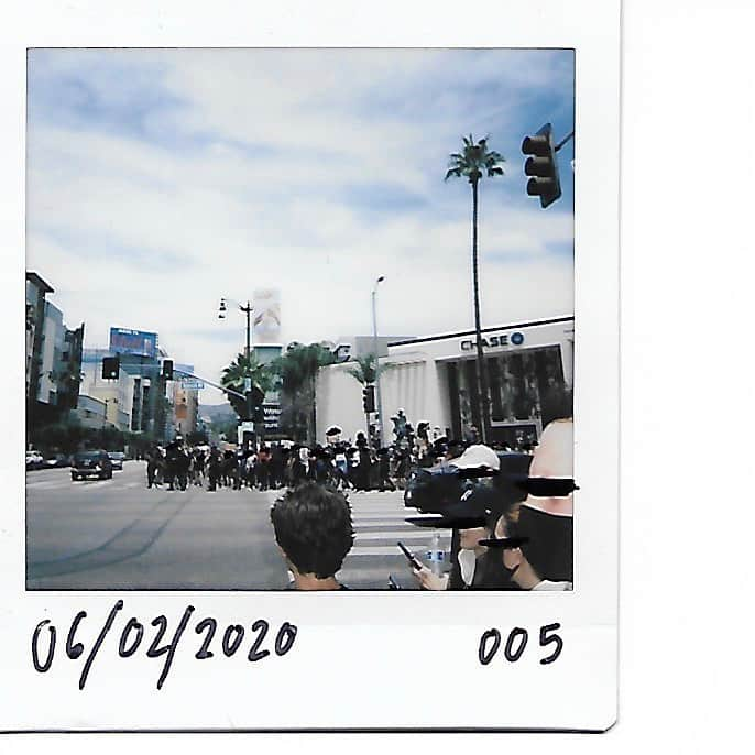 キャメロン・モナガンさんのインスタグラム写真 - (キャメロン・モナガンInstagram)「SOLD OUT:  Art for a cause: I have nine photos available for non-profit purchase depicting yesterday’s BLM protest in LA. I will also match your donation with my own. All proceeds will go towards community building and protester bail funds. I will be very clear that absolutely no profit will be made from this.  For more info, visit the link in my bio.」6月4日 8時23分 - cameronmonaghan