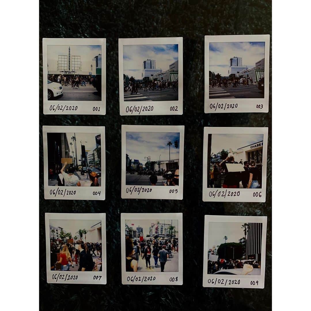 キャメロン・モナガンのインスタグラム：「SOLD OUT:  Art for a cause: I have nine photos available for non-profit purchase depicting yesterday’s BLM protest in LA. I will also match your donation with my own. All proceeds will go towards community building and protester bail funds. I will be very clear that absolutely no profit will be made from this.  For more info, visit the link in my bio.」