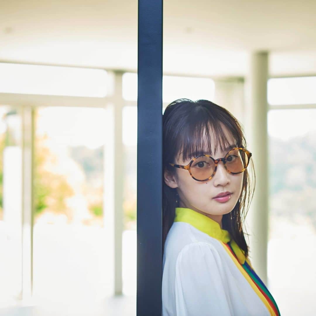Zoff Officialのインスタグラム：「「Zoff×takashi kumagai」 @takashikumagai_official  2020年6月5日(金)発売予定 🕶🕶🕶🕶 ひときわレトロな表情を作り出すアセテートのラウンドシェイプ。フレームを細身にしたことで、顔に馴染むデザインに。メタルディテールがテンプル(つる)にアクセントとなって光ります 🕶🕶🕶🕶 着用品番　ZH201G08_49C1(べっこう柄) 🕶🕶🕶🕶 【種類】全8型 16種類 【発売日】2020年6月5日(金)発売予定 【価格】7,500円（税別）専用ケース、メガネ拭き付き 【取扱店舗】Zoff31店舗（下記）、Zoffオンラインストア、Zoff 楽天市場店、Zoff ZOZOTOWN店 【取扱店舗リスト】 Zoff 札幌アピア店 Zoff イオンモール盛岡南店 Zoff モラージュ菖蒲店 Zoff イオンレイクタウンmori店 Zoff ららぽーとTOKYO-BAY店 Zoff アトレ目黒店 Zoff 銀座コア店 Zoff MART "ALWAYS IN SEASON" ルミネ池袋店 Zoff 下北沢店 Zoff 原宿店 Zoff MART "ALWAYS IN SEASON" ルミネ立川店 Zoff ルミネ北千住店 Zoff アトレ吉祥寺店 Zoff 新宿マルイ本館店 Zoff MART "ALWAYS IN SEASON" ルミネエスト新宿店 Zoff グランド東京渋谷店 Zoff MART 自由が丘店 Zoff たまプラーザテラス店 Zoff ラゾーナ川崎プラザ店 Zoff マークイズ静岡店 Zoff イオンモール木曽川店 Zoff タカシマヤ ゲートタワーモール 名古屋駅店 Zoff グランフロント大阪店 Zoff あべのキューズモール店 Zoff なんばCITY店 Zoff あまがさきキューズモール店 Zoff Park キャナルシティ博多店 Zoff イオンモール八幡東店 Zoff 福岡パルコ店 Zoff トキハわさだタウン店 Zoff アミュプラザ鹿児島店  #Zoff #takashikumagai #熊谷隆志 #sunglasses #sunglassesfashion #sunglasses😎 #eyewear #summer #yellowsunglasses #grennsunglasses #clearsunglasses #イエローサングラス #グリーンサングラス #クリアサングラス #サングラス #メガネ #zofftakashikumagai」