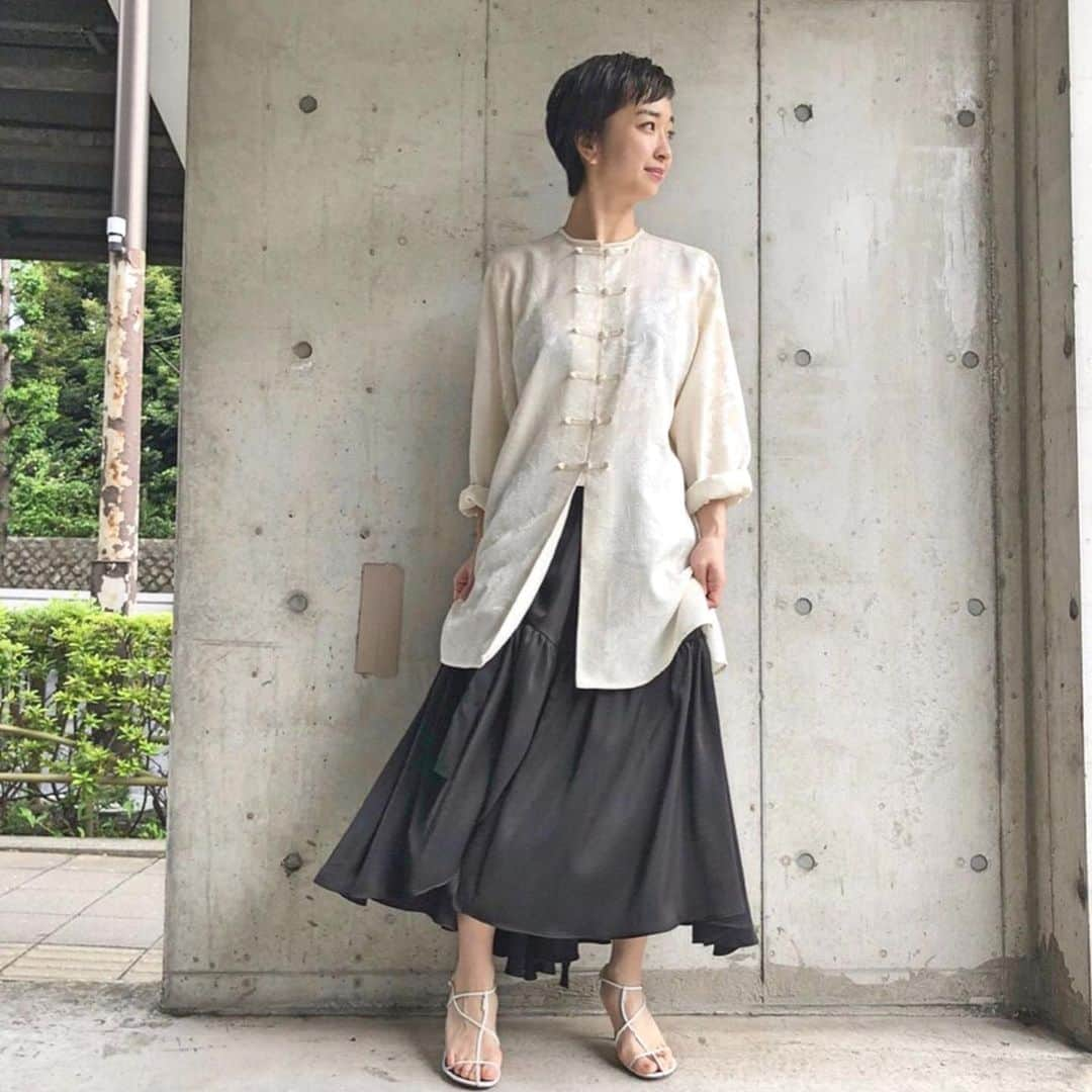 白幡啓さんのインスタグラム写真 - (白幡啓Instagram)「"styling knock" styling/ のお洋服を使ったコーディネートみーせて❤️ おはようございます😃 蒸し暑いですね。 モイスチャーと思えば前向きかしら？？ さて、そんな朝には こんな爽やかなお洒落さんの  knockから！！ styling/ の撮影で、お世話になっていて、うちのPR軍団の髪の毛を可愛くしてくれているあつこちん。  いつも思ってたけど、ヘアメイクに関わる女性はフェミニンで ちょっとクセのあるコーディネートがとても上手いのよね！！ 高感度と個性のバランス❤️❤️ 見習ってみてね👍👍」6月4日 10時11分 - 1030kei