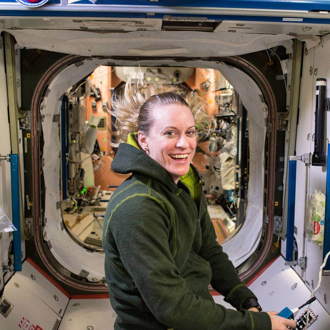 国際宇宙ステーションさんのインスタグラム写真 - (国際宇宙ステーションInstagram)「Kate Rubins, member of the 2009 class of NASA Astronauts, has been assigned to a six-month station mission that begins in October.  #nasa #astronaut #international #space #station」6月4日 10時13分 - iss