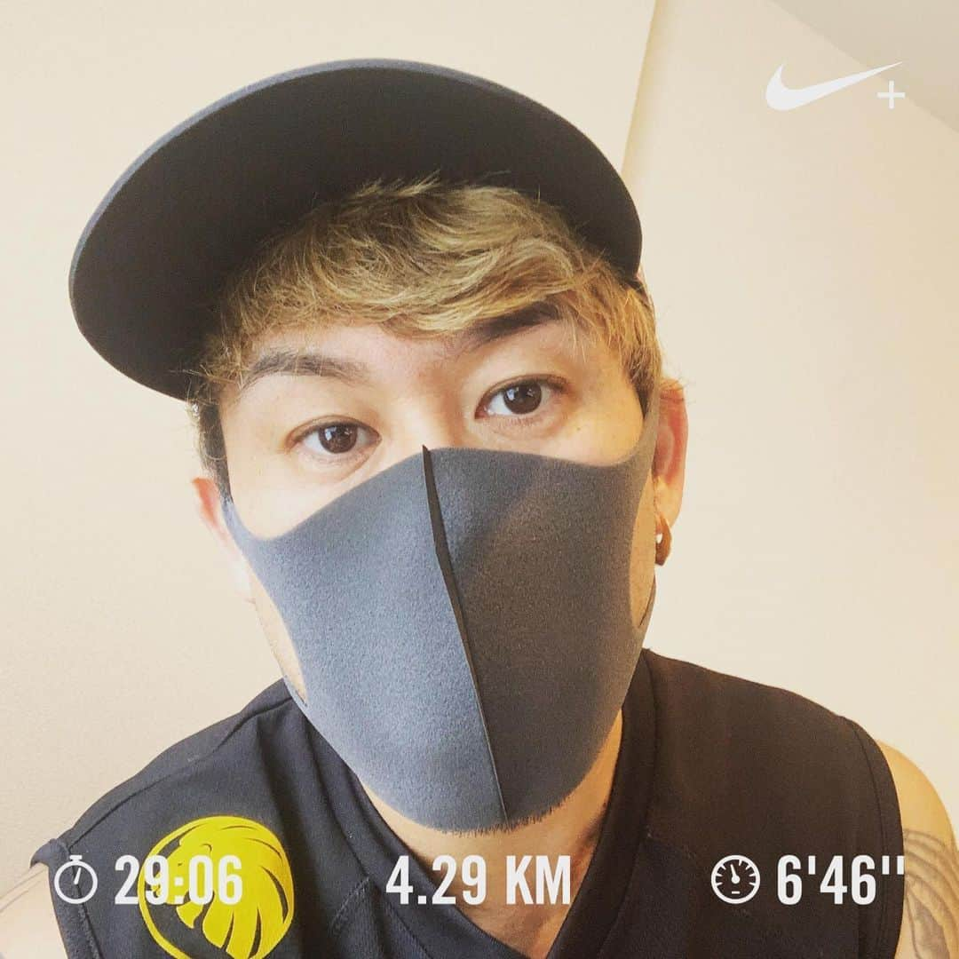 川畑要さんのインスタグラム写真 - (川畑要Instagram)「RUN終了🏃‍♂️ 午後はworkout💪💪 #川畑要 #chemistry #singer #nikerunning」6月4日 11時44分 - kawabata1979