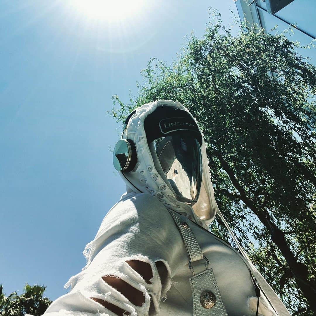 ミシェル・ロドリゲスのインスタグラム：「The new normal, really? 2020 is on one.」