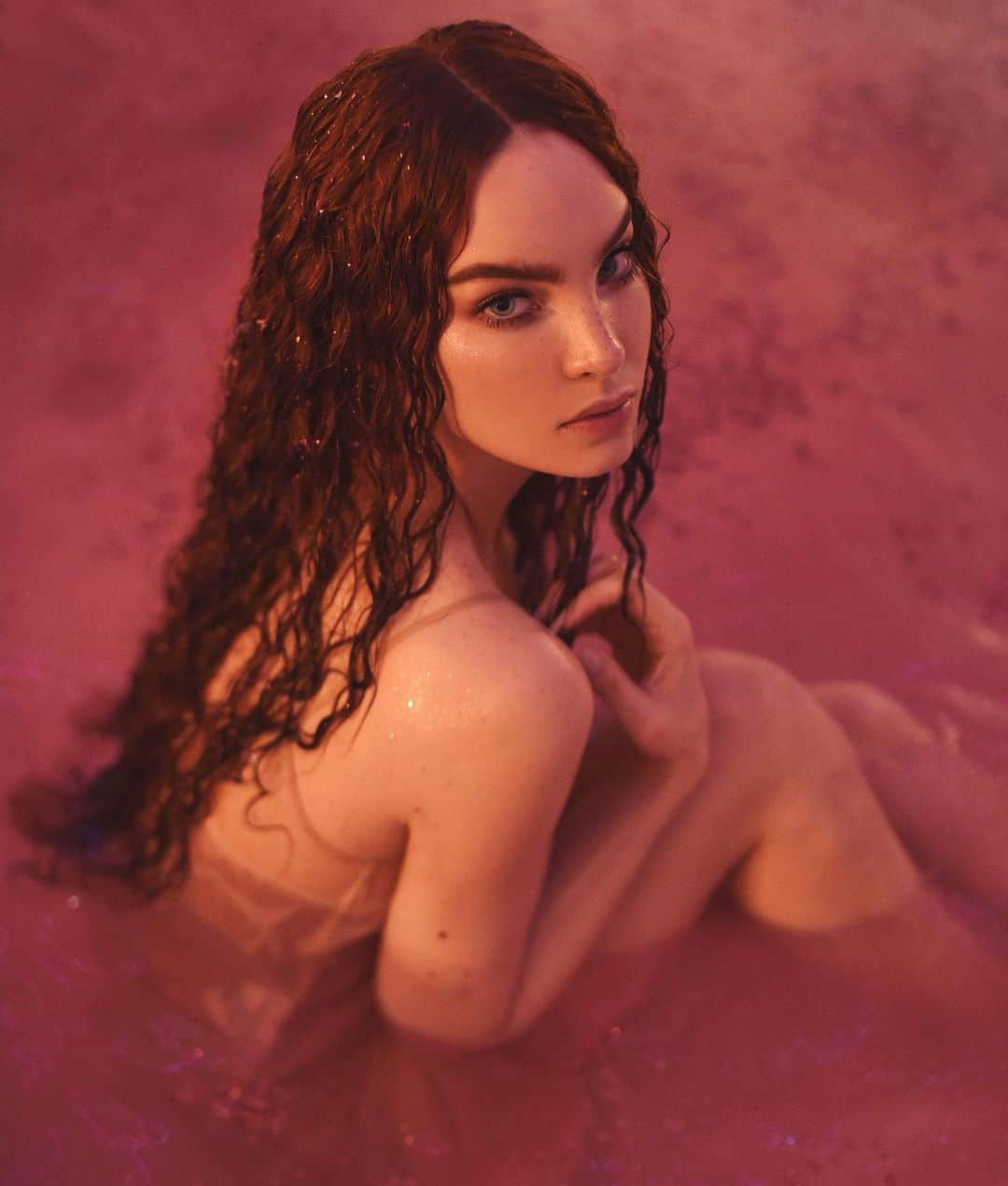ベリンダのインスタグラム：「🧜‍♀️🥀」