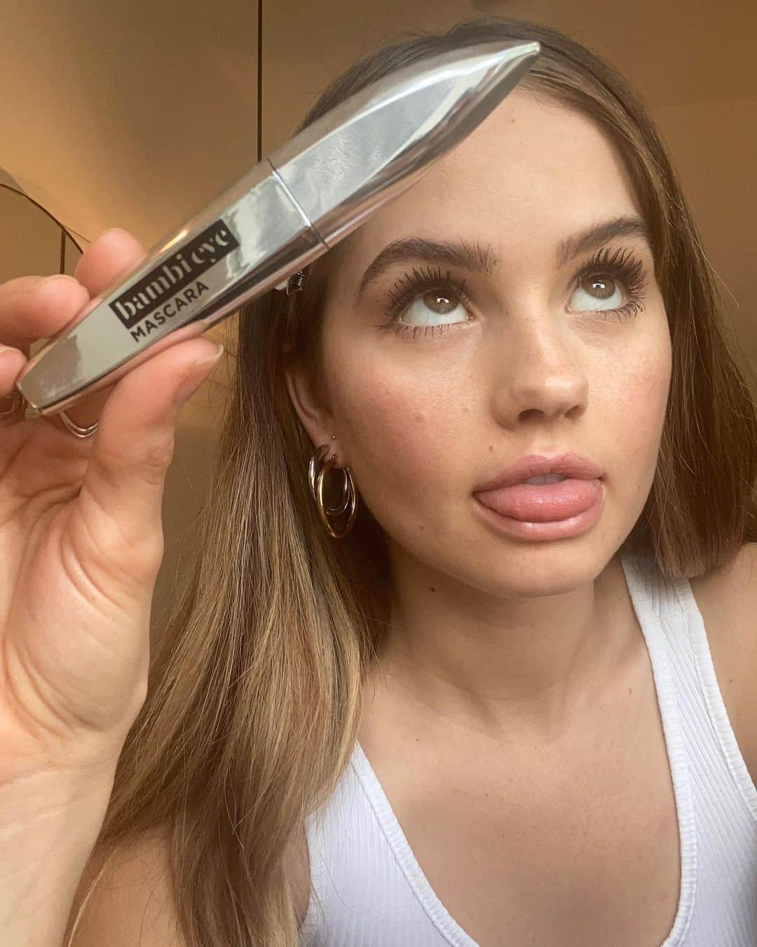 デビー・ライアンさんのインスタグラム写真 - (デビー・ライアンInstagram)「welp, after a decade of loyalty to one mascara, I discovered a shiny new favorite. @lorealparis Bambi Eye — 🦌👁 s’cute — and couldn’t stop playing. catch me Zoom ready >> #lorealparispartner」5月21日 3時54分 - debbyryan