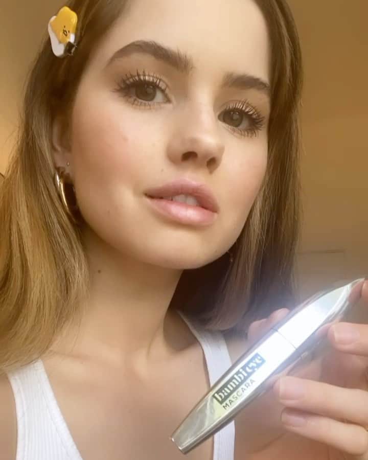 デビー・ライアンのインスタグラム：「welp, after a decade of loyalty to one mascara, I discovered a shiny new favorite. @lorealparis Bambi Eye — 🦌👁 s’cute — and couldn’t stop playing. catch me Zoom ready >> #lorealparispartner」