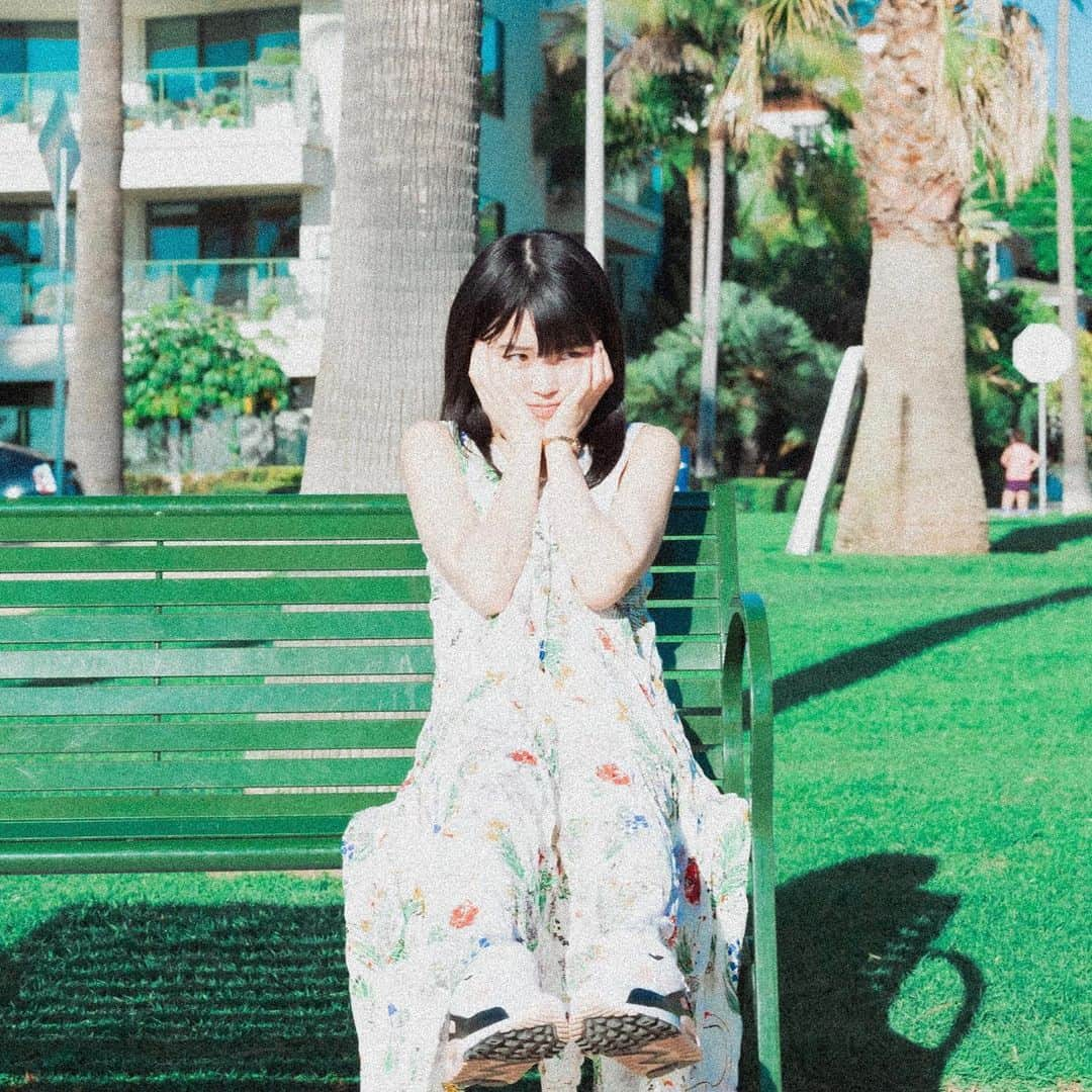 里咲りささんのインスタグラム写真 - (里咲りさInstagram)「#里咲りさ写真集 #里咲りさ #生きる #stayhome #写真集 #テレワーク #社長 #ポートレート #写真 #27歳 #1992年生まれ #tokyo #自然光 #黒髪 #ナチュラルメイク #新人 #おすすめ #la #losangeles  SPECIAL THANKS : chem」5月20日 19時28分 - risasatosaki