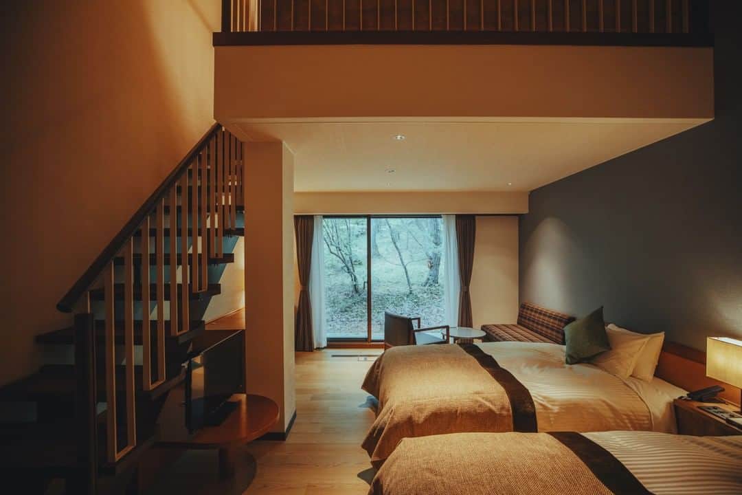 Relux | リラックスさんのインスタグラム写真 - (Relux | リラックスInstagram)「【家族みんなで気ままな滞在を】 . 📍THE KEY HIGHLAND NASU / 栃木県  ここは、ありのままの自分を受け入れてくれる特別な場所。  開放的で心地よいメゾネットタイプの客室や露天風呂付き客室。あなたにぴったりのお部屋があります。 館内でのアクティビティや、アルコール類も自由に楽しめるのは、オールインクルーシブだから。  何もかもが自由で気まま。そんな、秘密のアクティビティリゾートで新しい休日をお過ごしください。 . @the_key_highland_nasu . #THEKEYHIGHLANDNASU #栃木県 #ホテル名略称など #栃木旅行 #那須旅行 #オールインクルーシブ #那須高原 #那須 #おうち時間 #おうちで旅行気分  #国内旅行 #週末旅 #週末旅行 #大人の休日 #記念日旅行 #誕生日旅行 #温泉旅行 #旅館 #温泉旅館 #ホテル #ラグジュアリーホテル #リゾート #リゾートホテル #旅スタグラム #旅行好きな人と繋がりたい #unknownjapan #japantravelphoto」5月20日 19時30分 - relux_jp