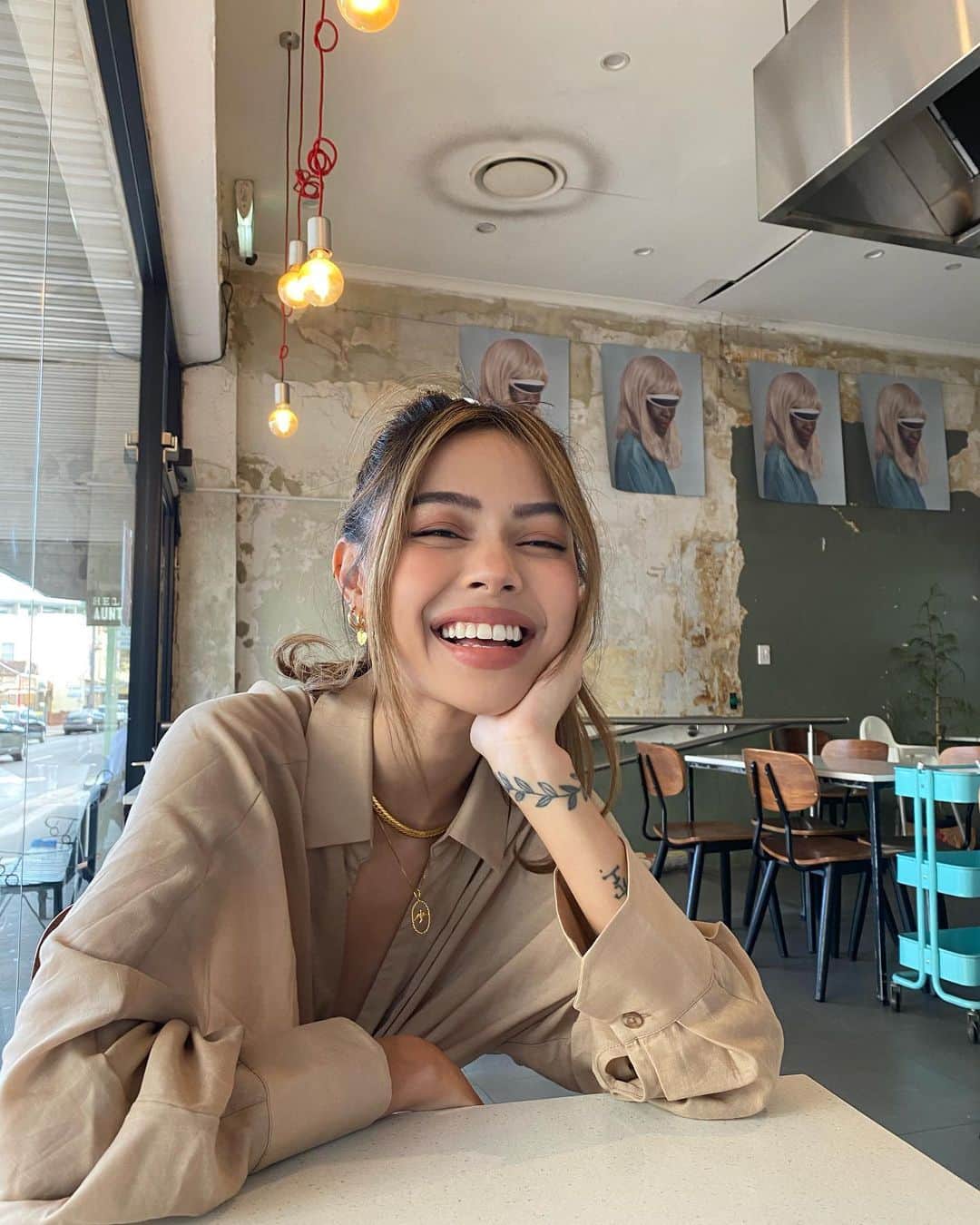 リリーマイマックのインスタグラム：「Haven’t eaten out in 3 months 🤯 so happy restaurants are back in business for us! 😋 fresh pho is the best pho 🍲 what’s the first thing you’re gonna eat when this is over? Kbbq & hot pot are next for me 🤤」