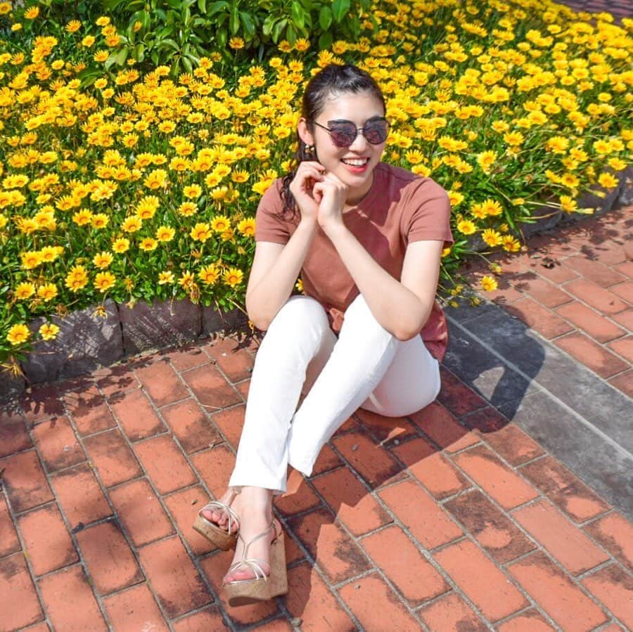 i_am_happpyのインスタグラム：「. . 天気がよくなってきてまた朝からウォーキング できるようになったから嬉しい今日この頃😘☀️笑 . 着てるのはUNIQLOのクルーネックT👚 生地がサラッとしてて着やすいからこれからの 季節のマストアイテム！カラーも豊富で嬉しい💛 かなの身長でサイズL着てるよ❣️ #高身長コーデ . #ユニクロTシャツ部#ユニT#Tシャツ #クルーネックT #Tシャツコーデ #uniqloginza2020SS#PR」