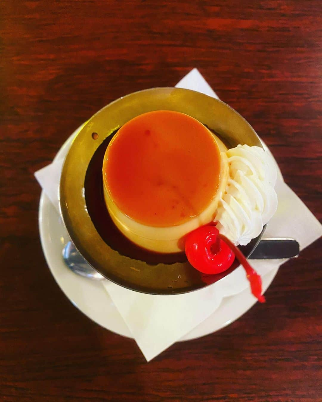 高田志織さんのインスタグラム写真 - (高田志織Instagram)「喫茶店ボンボン🍮 お店のフォントも可愛い。 収束したらアメ横のダンケに行きたい。 #喫茶店#ボンボン#喫茶店ボンボン#レトロ喫茶店#プリン」5月20日 20時14分 - shiori_naast