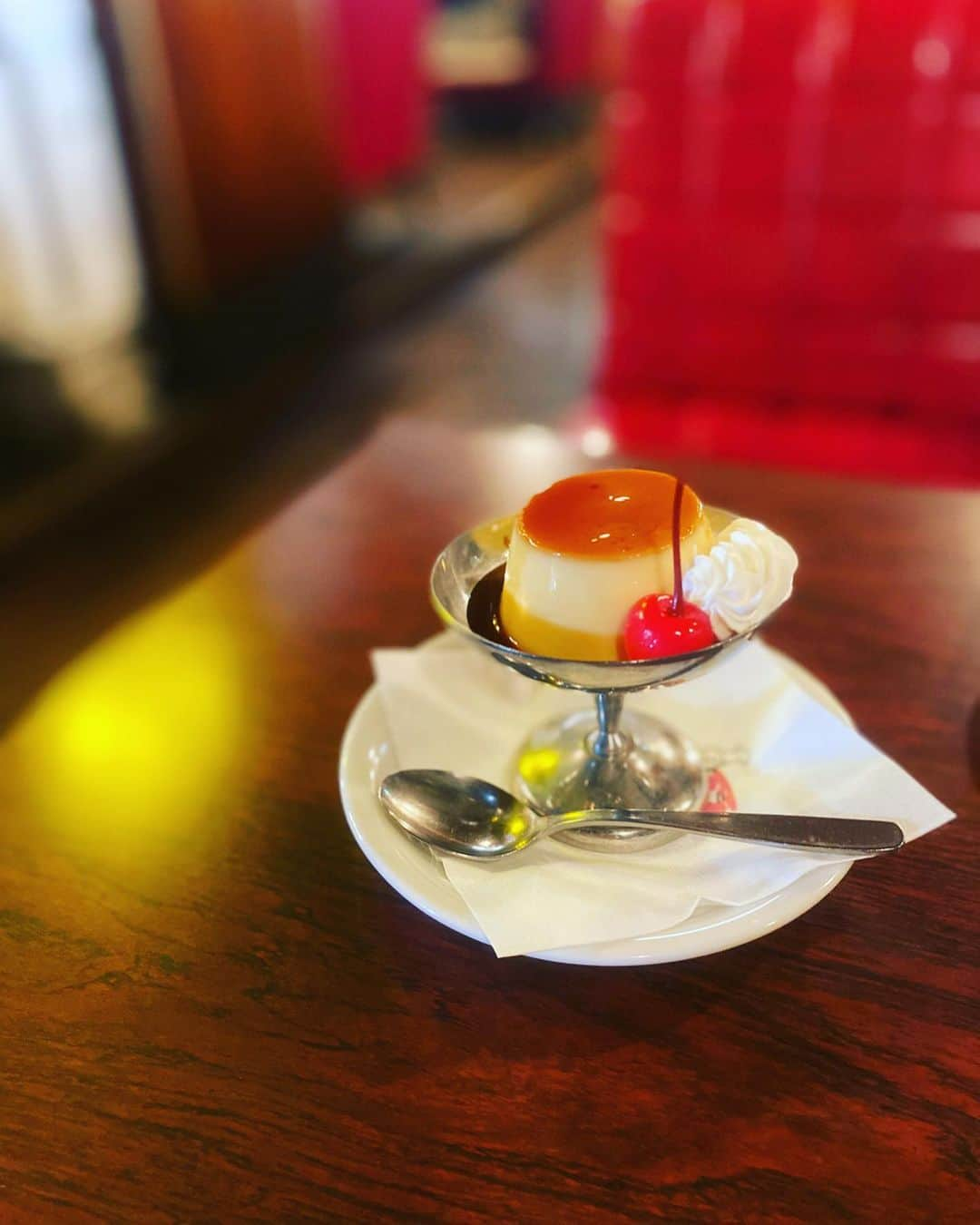 高田志織さんのインスタグラム写真 - (高田志織Instagram)「喫茶店ボンボン🍮 お店のフォントも可愛い。 収束したらアメ横のダンケに行きたい。 #喫茶店#ボンボン#喫茶店ボンボン#レトロ喫茶店#プリン」5月20日 20時14分 - shiori_naast