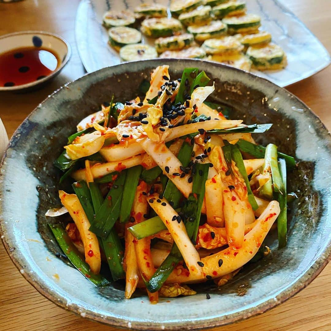 土岐麻子さんのインスタグラム写真 - (土岐麻子Instagram)「野菜の歯応えを欲している。 豚肉のレタス蒸し、生キムチなど」5月20日 20時34分 - tokiasako