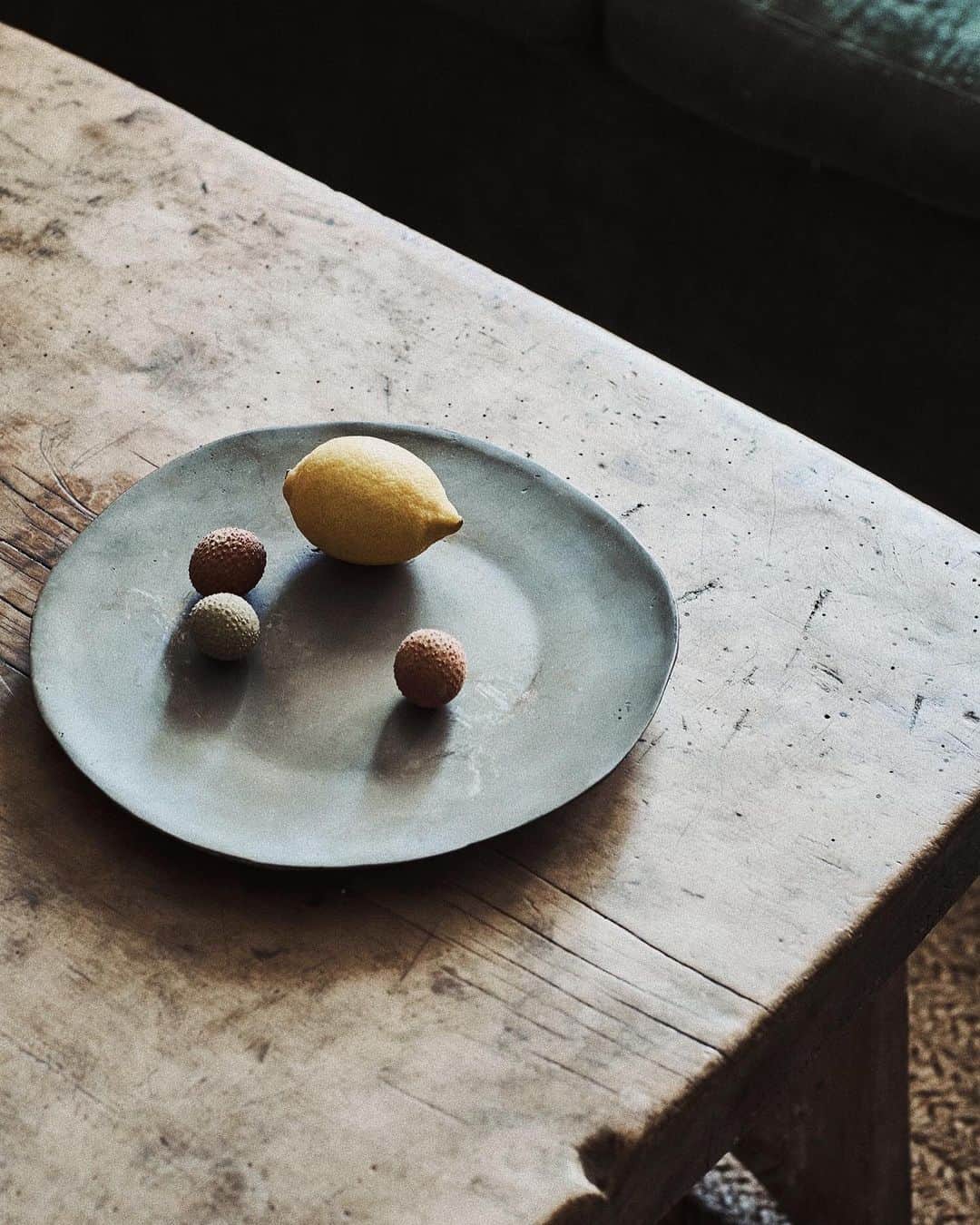 C E R E A Lのインスタグラム：「In Brown and Fels’s curation, one detects a wariness of the modern tendency to hurry and seek superficial distraction; their intention is to both meet and challenge modern expectations. The decision to open the house to guests came naturally as the project unfolded. “Nothing was forced and nothing was rushed,” Fels explains. “We had been booking friends, clients, and designers into hotels for years, so perhaps, subconsciously, we were responding to their needs and desires.” From the archive, Cereal Volume 13, 2017.  Read the full story online via the link in profile.  #newroadresidence」