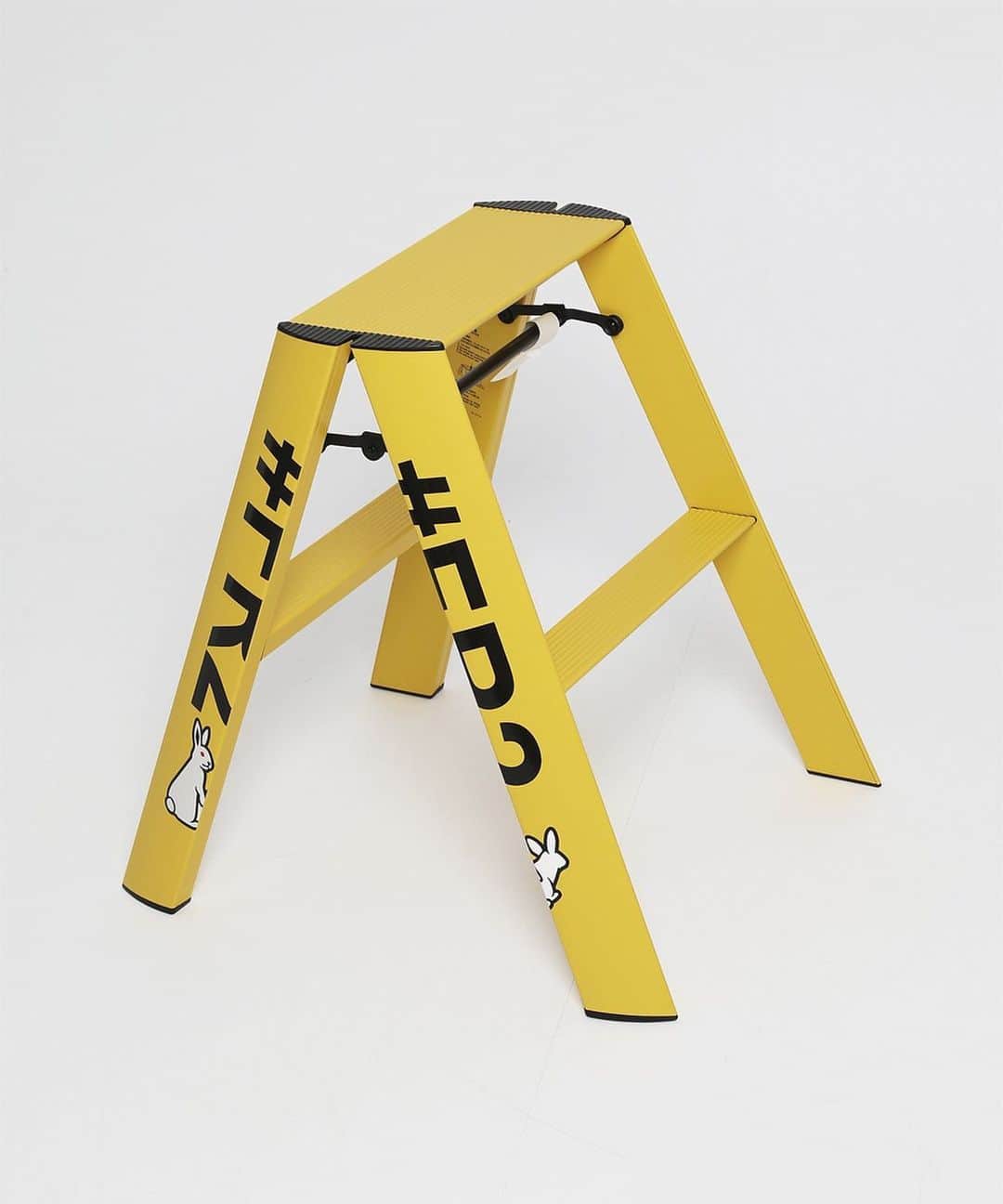 #FR2さんのインスタグラム写真 - (#FR2Instagram)「Pre-order started Online. We ship worldwide.  Product Details: Hasegawa Collaboration with #FR2 stepladder. Color: Yellow,Black. Price: 33,000 JPY (tax included) To be delivered: Early Sep.  #HASEGAWA#stepladder#脚立 #FR2#fxxkingrabbits#頭狂色情兎」5月20日 20時50分 - fxxkingrabbits
