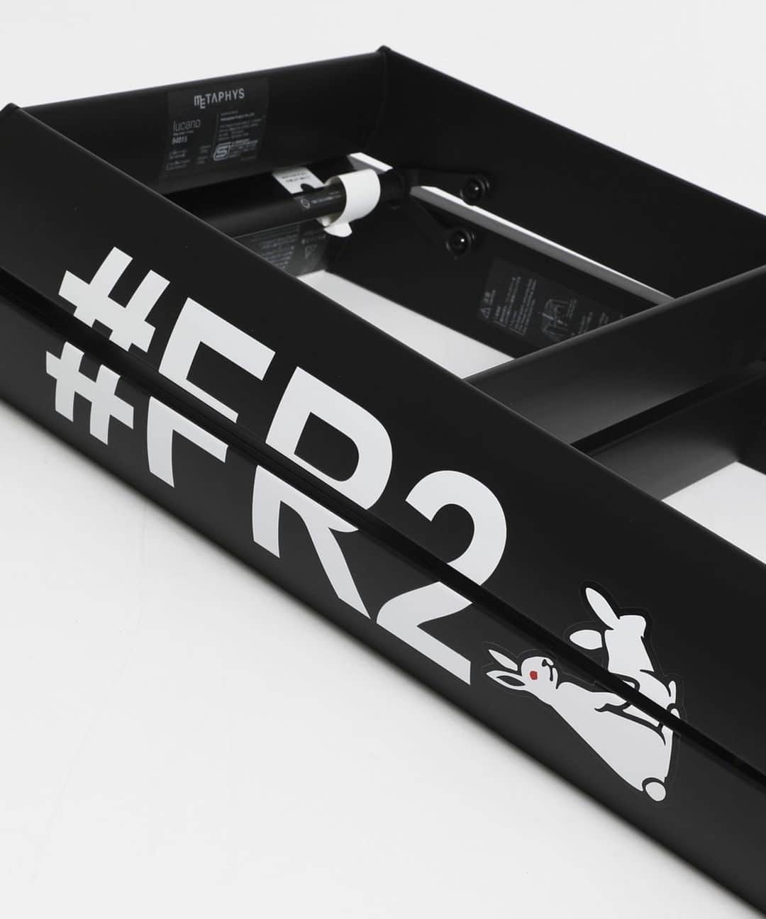 #FR2さんのインスタグラム写真 - (#FR2Instagram)「Pre-order started Online. We ship worldwide.  Product Details: Hasegawa Collaboration with #FR2 stepladder. Color: Yellow,Black. Price: 33,000 JPY (tax included) To be delivered: Early Sep.  #HASEGAWA#stepladder#脚立 #FR2#fxxkingrabbits#頭狂色情兎」5月20日 20時50分 - fxxkingrabbits