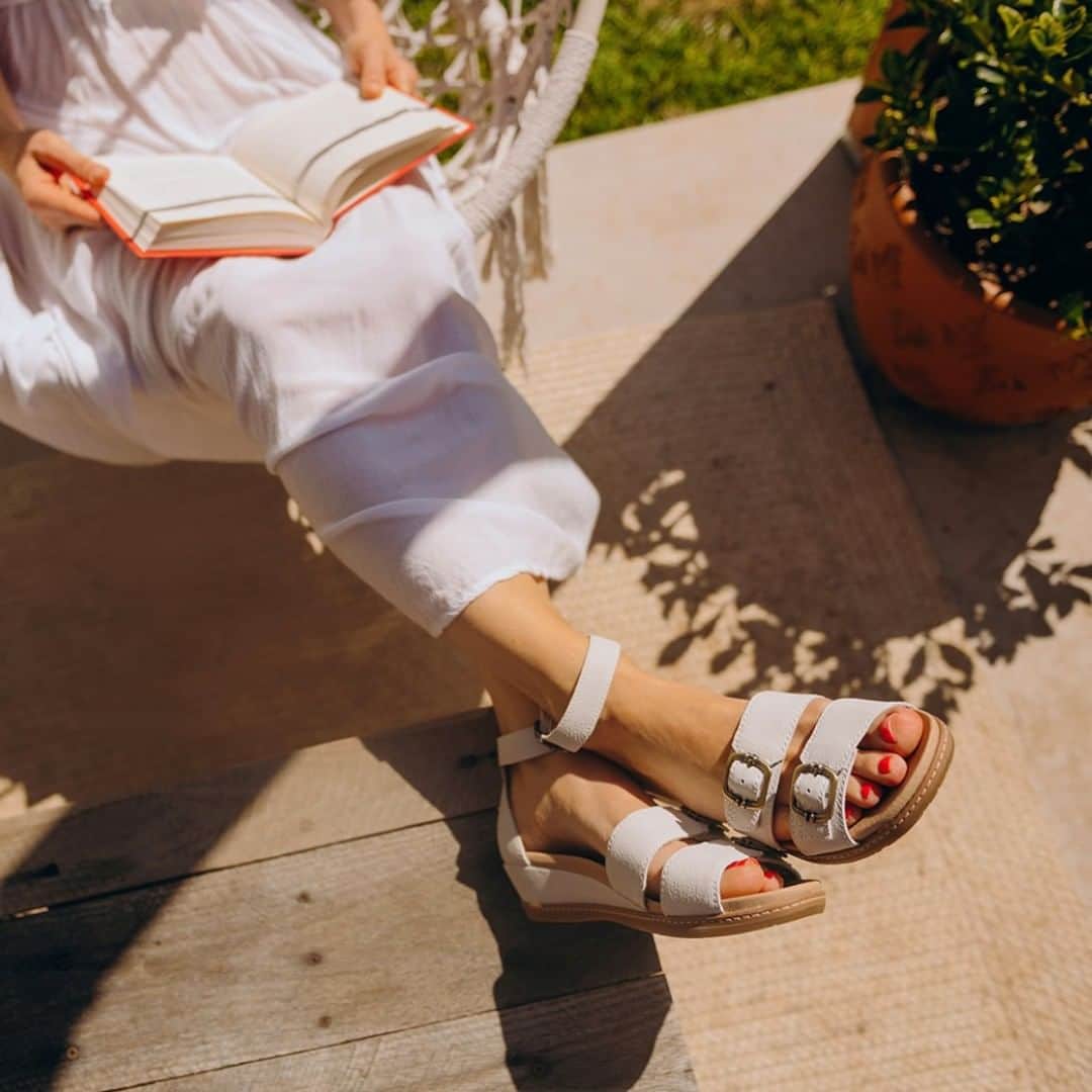 ダンスコさんのインスタグラム写真 - (ダンスコInstagram)「Sunshine styles. Shop Astrid now at the link in the bio. #dansko #instalove #sandals  #shoes #danskos #justyourfavorites #instagood #danskostyle #comfort #newshoes」5月20日 21時01分 - dansko