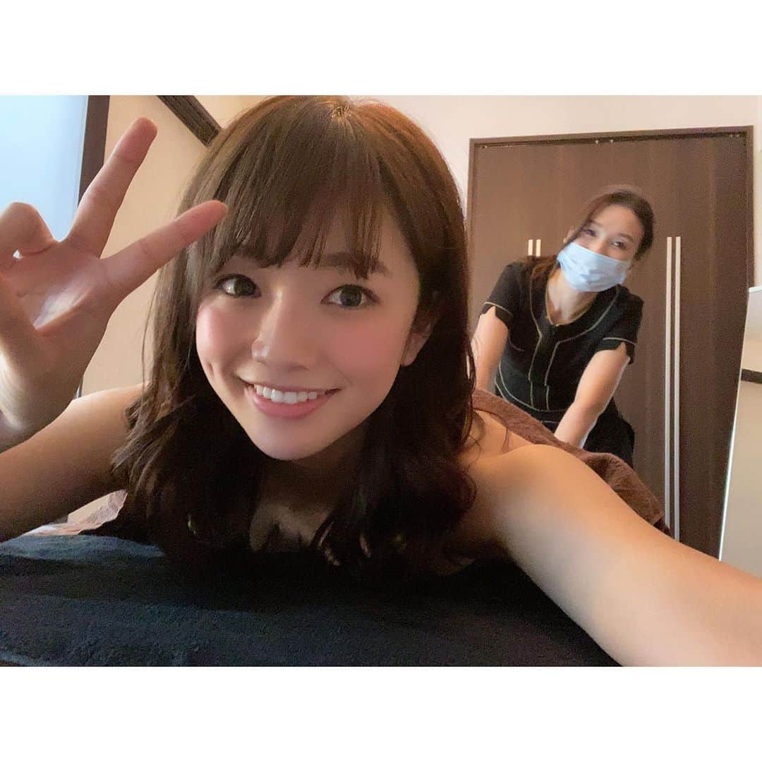 川村茉由さんのインスタグラム写真 - (川村茉由Instagram)「行きつけのコルギ、 @crysta_nagoya さん💕 緊急事態宣言もあって、 おやすみしてたということですが 再開されたそうで😻✨ 私も！約2ヶ月ぶりのコルギへ… ワクワク😆✨ ゴリゴリ流してもらわなきゃ😳 * #crysta #クリスタ名古屋 #コルギ #小顔 #肩凝り #首凝り #デコルテケア」5月20日 21時10分 - mayupi_k