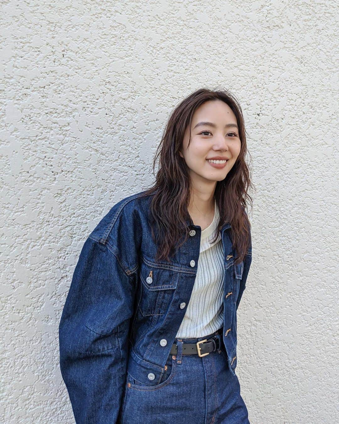 Shiho Sasakiのインスタグラム：「こんばんは🌙 明日の12:00〜 @moussysnap のアカウントでコラボライブします🎤 お気に入りのコーデや欲しい商品になどなど語れたらなぁと思ってます✨ @okana_msy も出るのでぜひ観てくださいね❣️ #MOUSSY#MOUSSYSNAP」