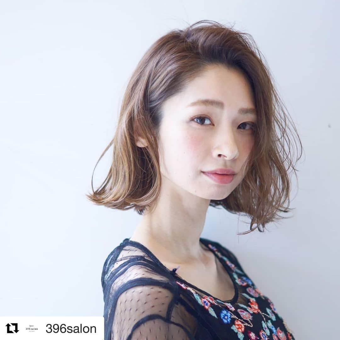 THROW 【スロウ】さんのインスタグラム写真 - (THROW 【スロウ】Instagram)「#Repost @396salon with @get_repost ・・・ Popular hair💇♡ ・ ・ 今週は 久々いい天気が続くようですね☀️ ・ ・ まだまだあまり外出はできませんが テンションあげていきましょ🙌 ・ ・ ・ #グラデーションカラー　#くすみ系カラー　#ボブ　#グレージュ #スロウカラー #hairsalon #newopen  #うきは #吉井 #日田 #朝倉  #うきは市美容室 #吉井町美容室 #福岡美容室 #web予約可能  #hairstyle  #ヘアアレンジ #ヘアカタログ  #396salon #ミクロサロン」5月20日 21時38分 - throwcolor