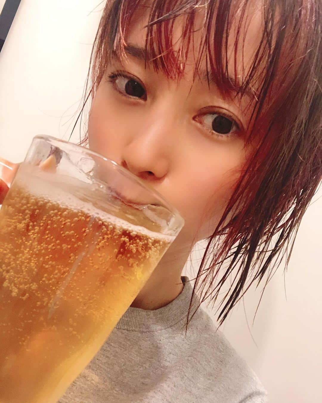 たかはしゆいさんのインスタグラム写真 - (たかはしゆいInstagram)「・ インスタライブありがとうございました😊❤️ ・ お風呂にはいってこれからビールいただきまーす🍺🍺🍺 ・ #お風呂上がりのビール  #インスタライブありがとうございました  #たかはしゆい」5月20日 22時01分 - t.yuirin