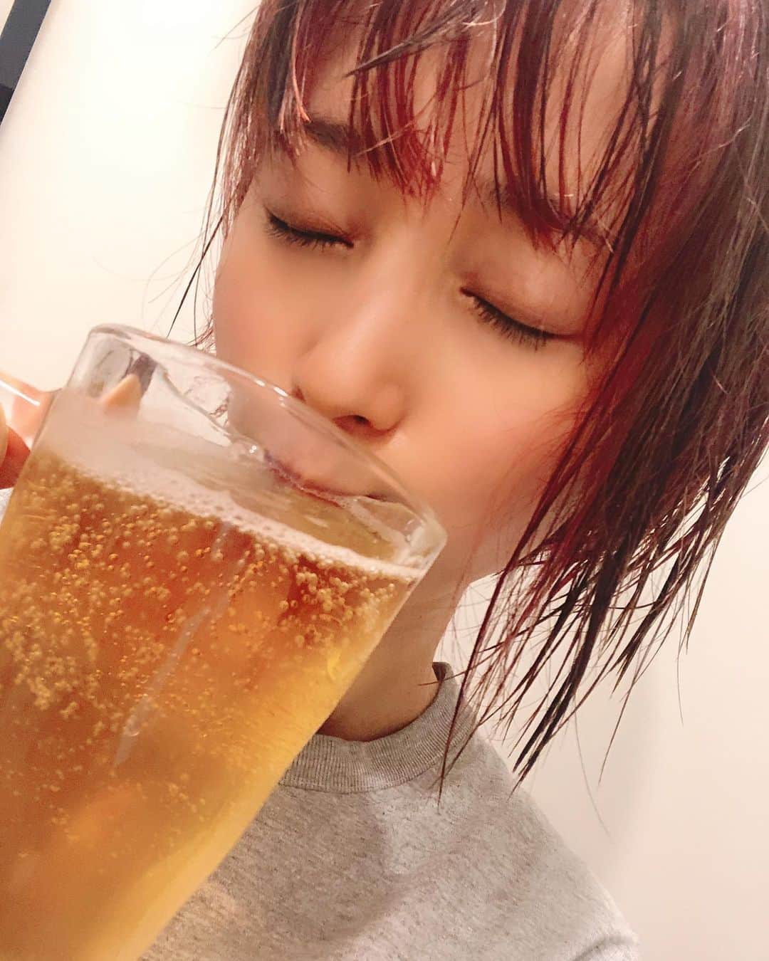 たかはしゆいさんのインスタグラム写真 - (たかはしゆいInstagram)「・ インスタライブありがとうございました😊❤️ ・ お風呂にはいってこれからビールいただきまーす🍺🍺🍺 ・ #お風呂上がりのビール  #インスタライブありがとうございました  #たかはしゆい」5月20日 22時01分 - t.yuirin