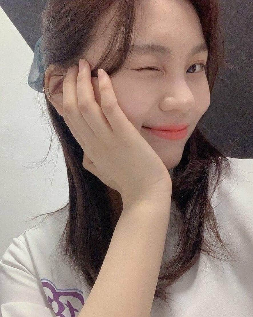 オムジさんのインスタグラム写真 - (オムジInstagram)「I love you❤ #여자친구 #엄지 #GFRIEND #UMJI」5月20日 22時28分 - gfriendumji