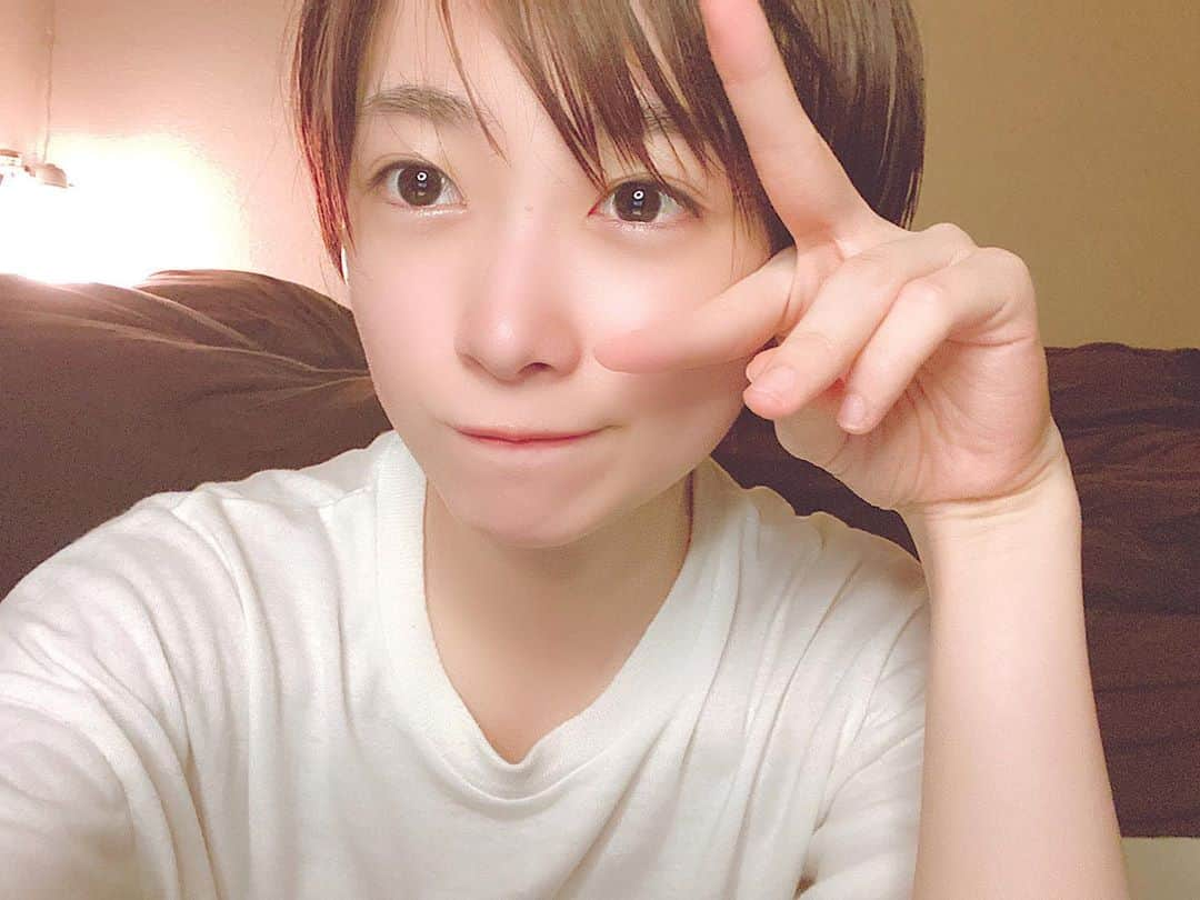 河内美里さんのインスタグラム写真 - (河内美里Instagram)「∗*ﾟ 河内、お風呂あがりVer. . . . #暑いのよ #髪濡れたままダラダラしがち #でも今日ちょっと肌寒い #風邪ひかないうちに #ドライヤーしよう #そうしよう . . . .」5月20日 22時48分 - misato_kawauchi