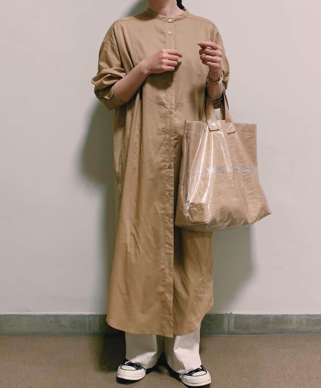my9mj8のインスタグラム：「﻿ 手がもじもじしてる🙄﻿ ﻿ 久々の﻿ #lepsimコーデ　🦥﻿ ﻿ 薄手で便利なワンピ！﻿ 最近ワンピばっか気になる！﻿ ﻿ #ファッション#コーデ#コーディネート#fashion #coordinate #code #オシャレ #ootd #outfit #wear﻿ #lepsim」