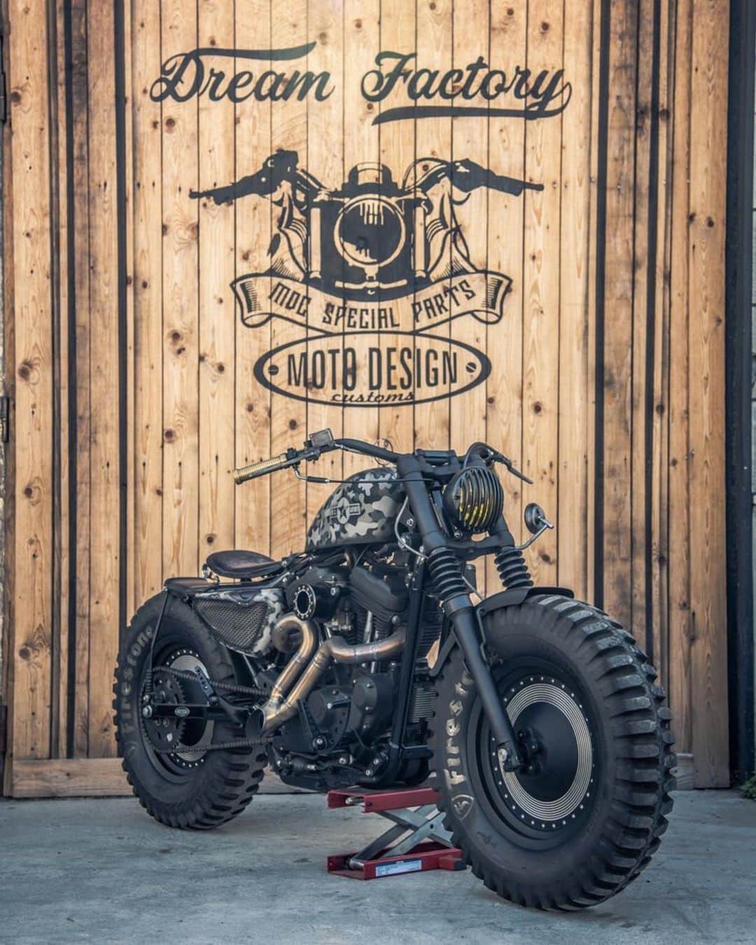 epidemic_motorsさんのインスタグラム写真 - (epidemic_motorsInstagram)「The TANKSTER based on Harley Davidson Sportster 883 seems to have escaped from the film "Apocalypse Now", wears like every marine in war setting a strictly tailored camouflage uniform directly here by MDC via @motodesigncustoms  #caferacer #caferacerstyle #caferacerporn #caferacergram #caferacersofinstagram #harleydavidson #harleydavidsondaily #harleydavidsonitalia #harleydavidsonmotorcycles #motocustom  #bikerlife #triumph #triumphbonneville #triumphscrambler #triumphmotorcycles #motoguzzi #motoguzziv7 #scrambler #liveyourlegend #bagger  #harleysofinstagram #sonsofanarchy #sonsofanarchyitaly #bobber #bobberstyle #chopper #chopperstyle #epidemic_motors #epidemicmotors」5月20日 22時59分 - epidemic_motors