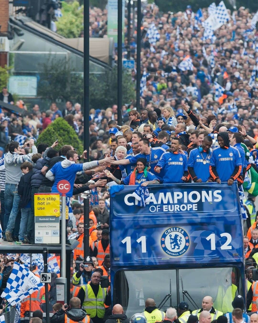 チェルシーFCさんのインスタグラム写真 - (チェルシーFCInstagram)「An incredible reception on our return from the @ChampionsLeague final in 2012! 🤩💙 #CFC #Chelsea #onthisday」5月20日 23時01分 - chelseafc