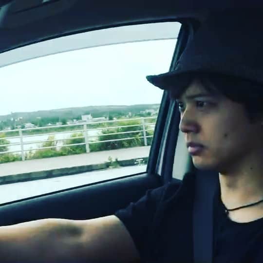三浦祐太朗のインスタグラム：「また沖縄行きたいな。 #三浦祐太朗 #沖縄 #🚗 #lovelive #僕らは今のなかで」