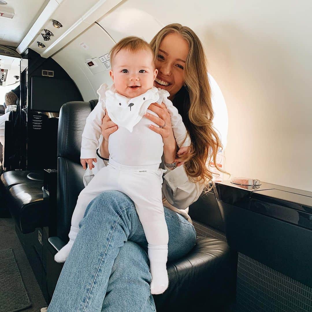 エミル・クラフトのインスタグラム：「Happy Birthday to the best mum in the world❤️」