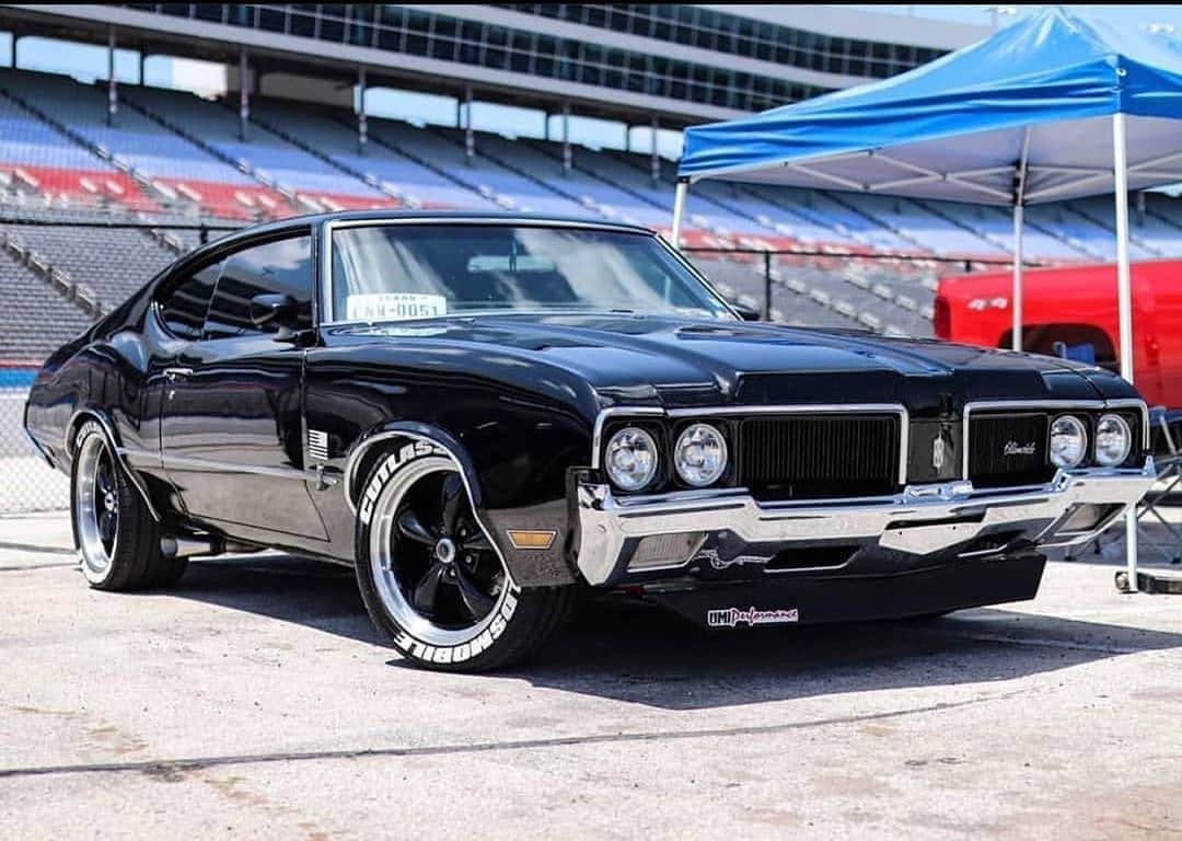 Classics Dailyさんのインスタグラム写真 - (Classics DailyInstagram)「#ClassicsFeature _____ I think the Cutlass is a highly underrated platform for the Pro-Touring world. This 1970 Oldsmobile Cutlass owned by @blackbetty1970olds is sitting right! _____ #classiccar #musclecar #hotrod #protouring #prostreet #restomod #classicsdaily #streetrod #streetcar #customcar #hotrods #streetrods #oldsmobile #cutlass #cutty #abody」5月21日 0時03分 - classicsdaily