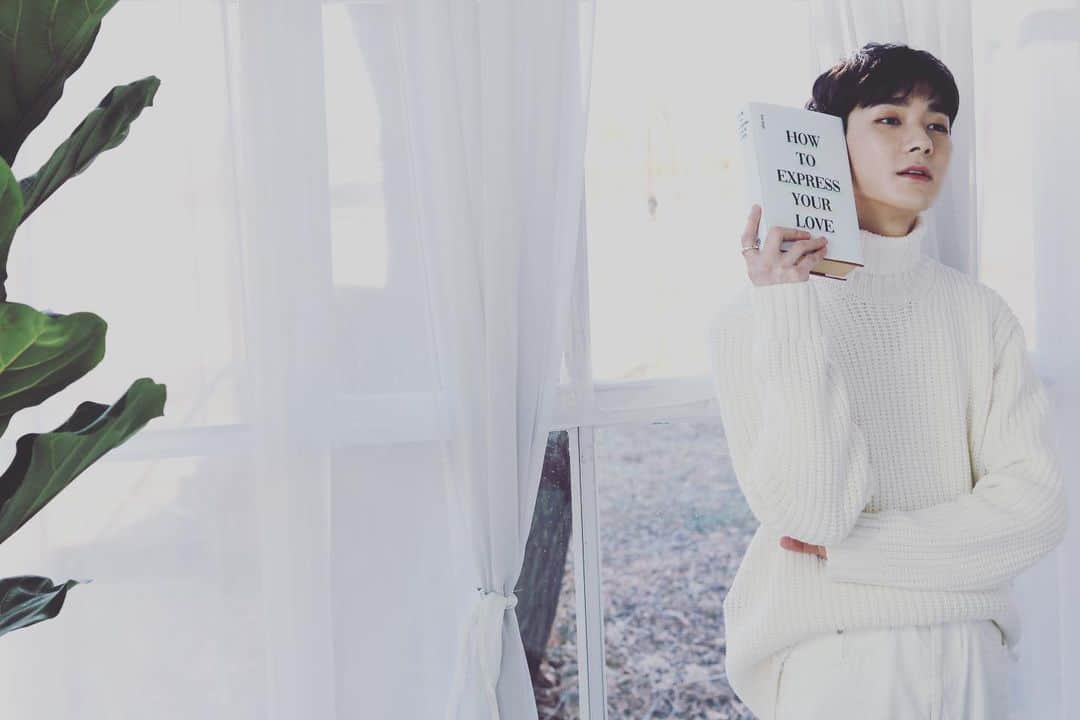 JR のインスタグラム：「우리 맏내 아론형 생일 축하해!  조각아론날」