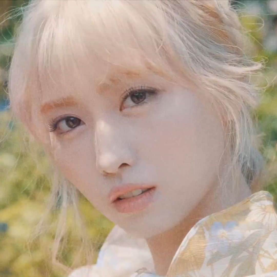 モモさんのインスタグラム写真 - (モモInstagram)「TWICE(트와이스) "MORE & MORE" CONCEPT FILM MOMO  youtu.be/RoSms6zhI0w  TWICE  THE 9TH MINI ALBUM  MORE & MORE  2020.06.01 MON 6PM  #TWICE #트와이스 #MOREandMORE #모모 #MOMO」5月21日 0時09分 - momojype