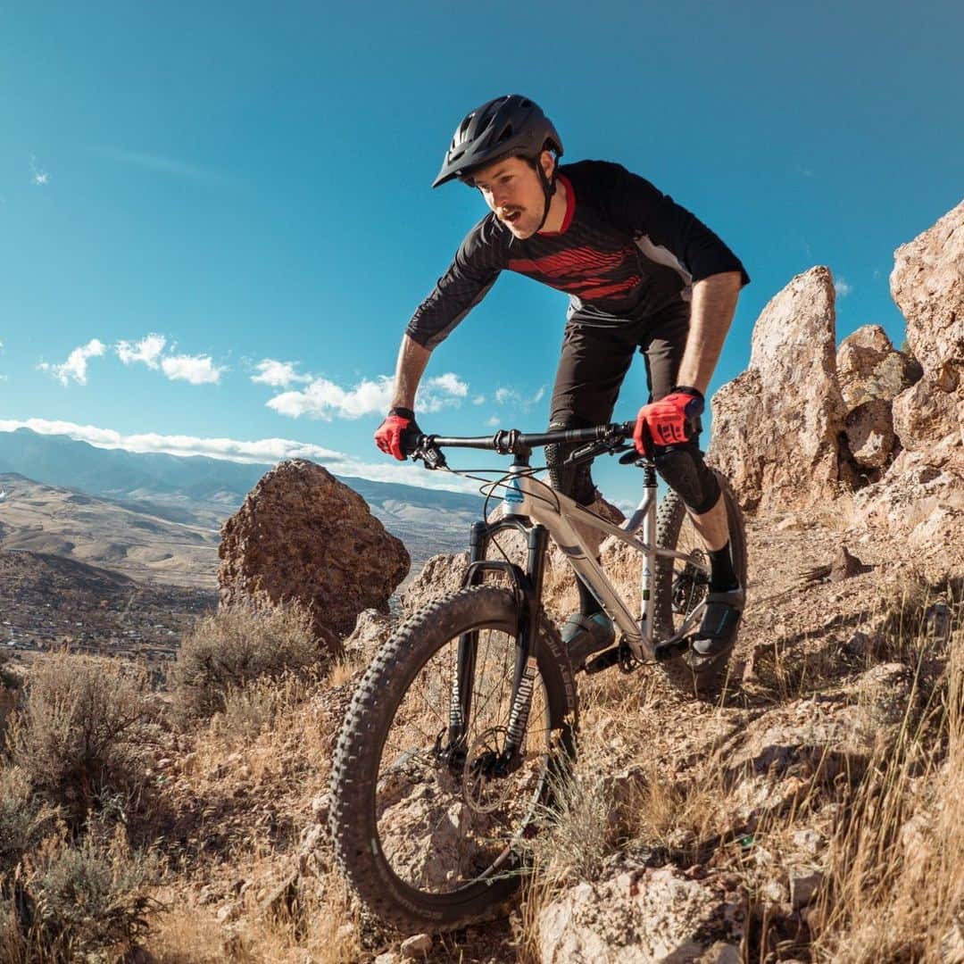 Fuji Bikesさんのインスタグラム写真 - (Fuji BikesInstagram)「The #FujiBigHorn an honest-to-goodness hardtail that can tame just about any trail. #MTB #mountainbike #trails #outsideisfree」5月21日 0時15分 - fujibikes