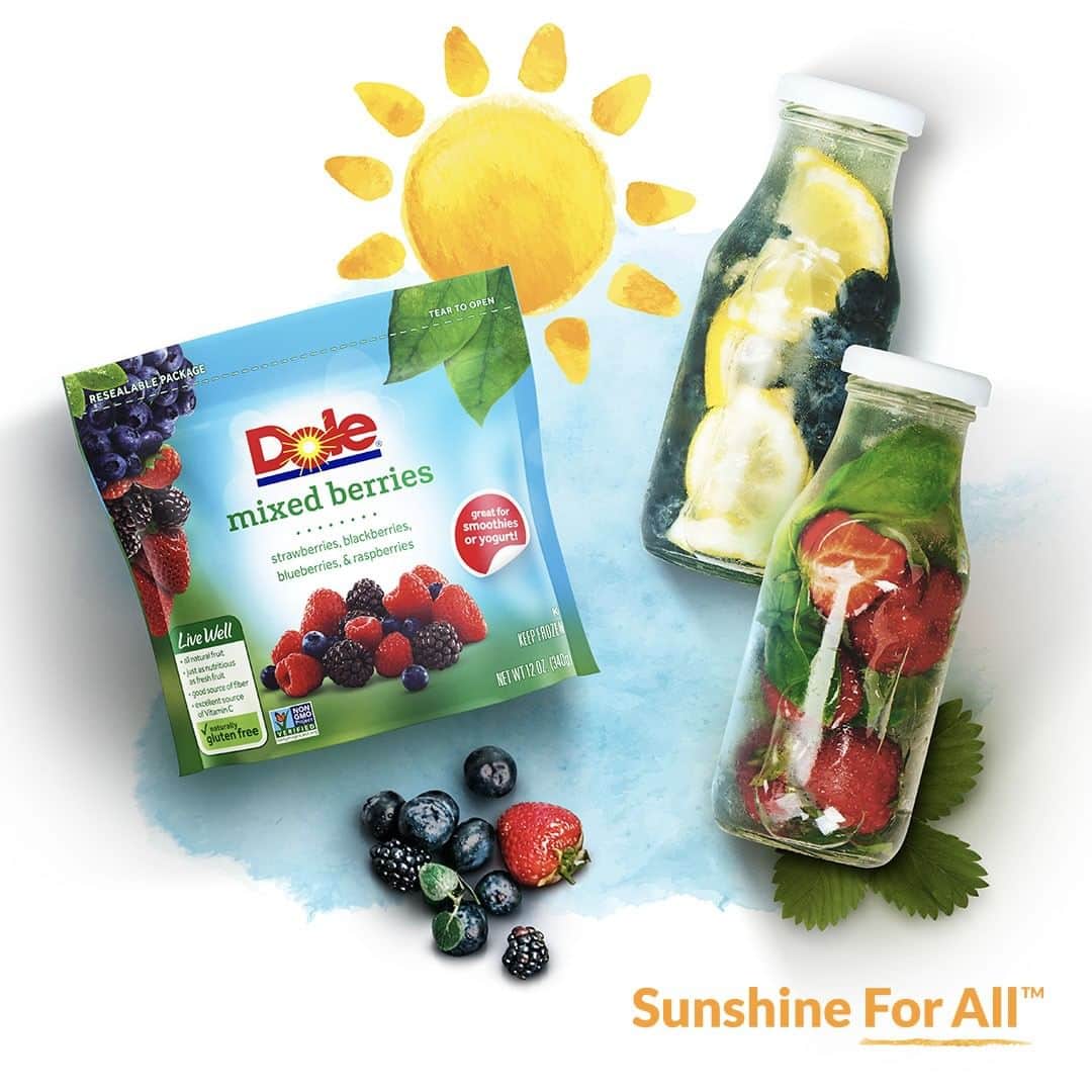 Dole Packaged Foods（ドール）のインスタグラム：「Need some hacks to hype up your hydration game? Add some frozen fruits to your water instead of ice and give yourself a rewarding snack once you’re done!」