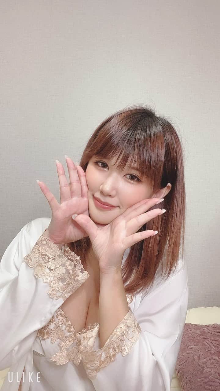 涼宮琴音のインスタグラム：「見てくれてありがとう！ 毎月20日YouTube生配信してます！ CocoAnnuちゃんねる 登録よろしくお願い致します🥰」