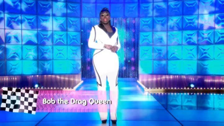 アレックス・ニューウェルのインスタグラム：「Oh yea... this Happened!! #celebritydragrace thanks for having me @rupaulofficial and @bobthedragqueen for getting me together!」