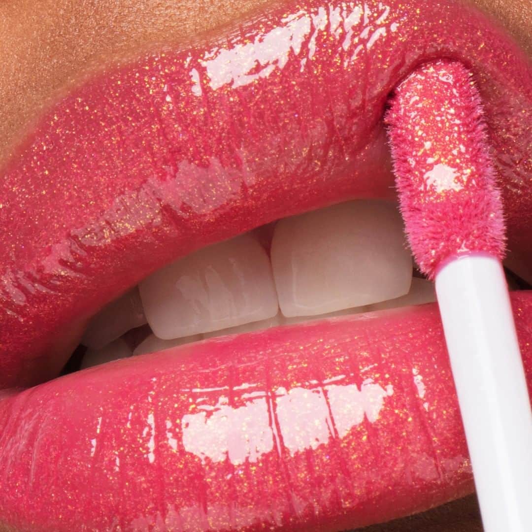Smashboxのインスタグラム：「Lips that speak volumes, thanks to hyaluronic acid that plumps and hydrates 😉​」